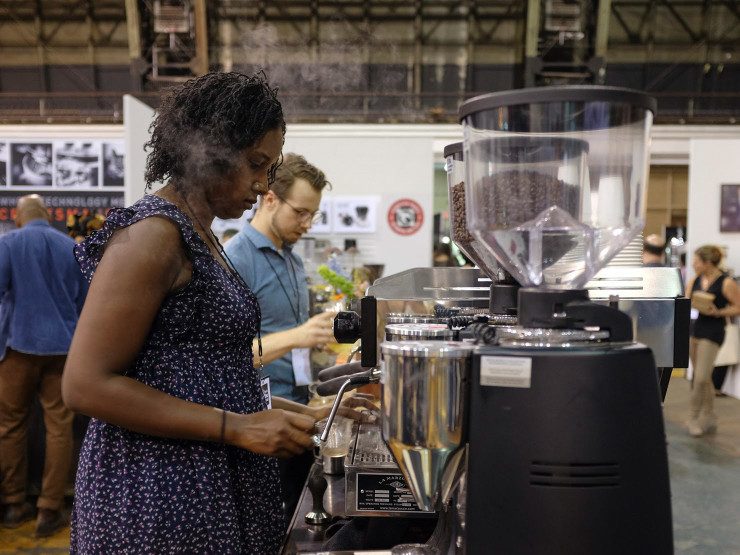 sprudge-lamarzoccotrueartisancafenycfest2015-elizabethchai-nycf_lm_trueartisancafe_counterculture_bar_coreyreilly_tymikalawrence_04-740x555