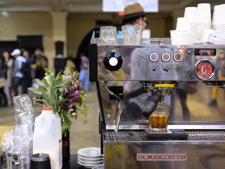 sprudge-lamarzoccotrueartisancafenycfest2015-elizabethchai-nycf_lm_trueartisancafe_georgehowell_bar_01-740x555