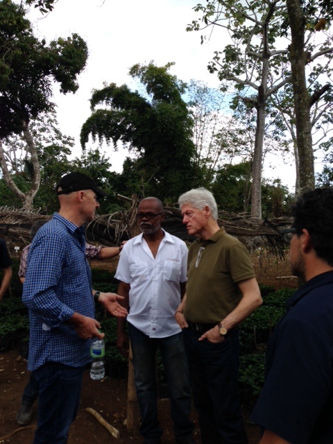Todd Carmichael (left) speaks to Bill Clinton (right). [Sprudge Exclusive] 