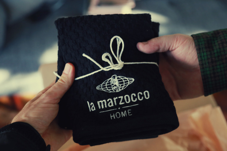 la marzocco at home unboxing 090