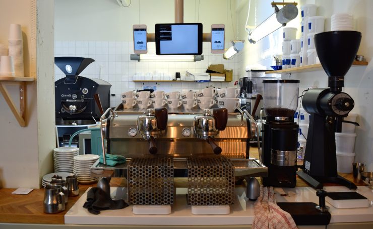 man met bril rotterdam netherlands holland dutch hoofdkantoor coffee roaster sprudge