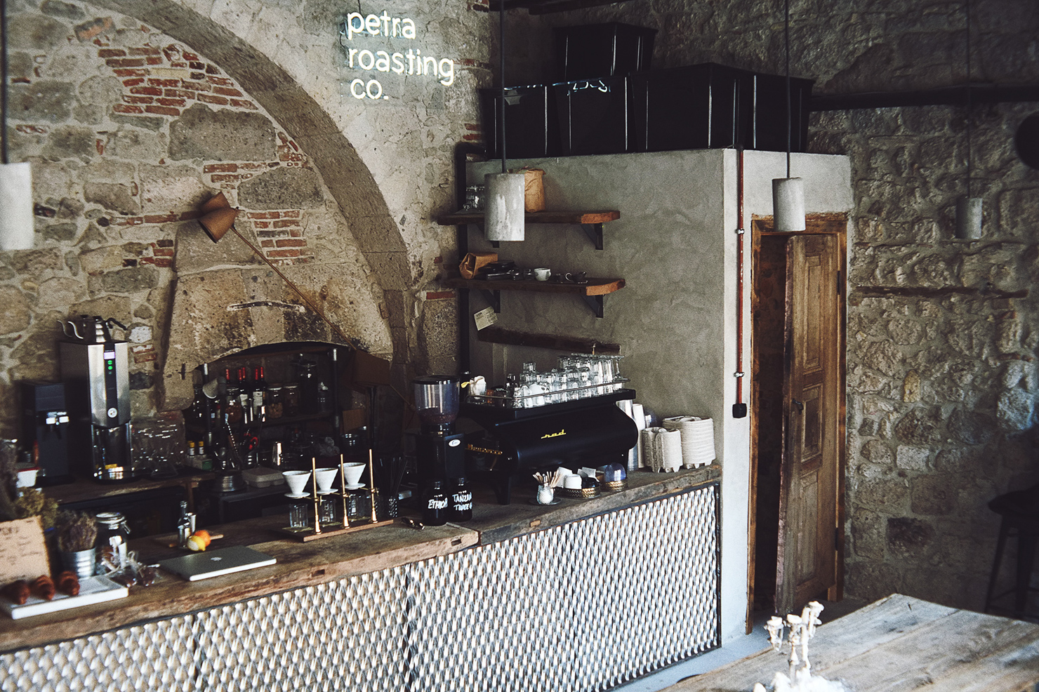 Petra Roasting Co. Alacati - Cafe a Hacimemis, Çeşme