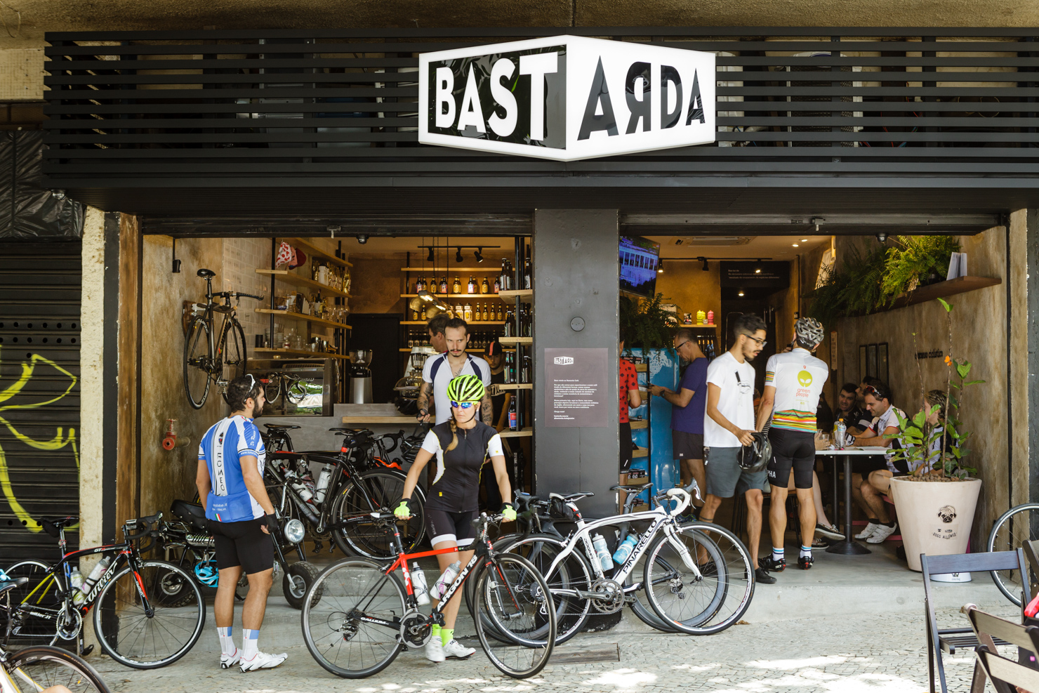 bastarda do bem cafe coffee bicycle cycling retail rio de janeiro botanical garden brazil sprudge