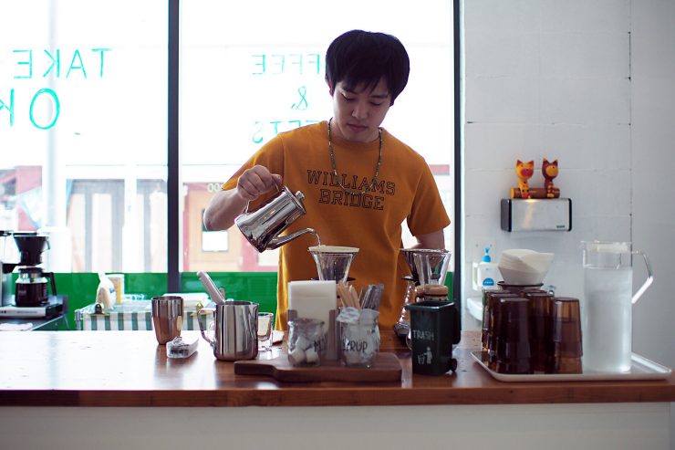 4/4 seasons coffee tokyo shinjuku japan glitch cafe cakes sprudge