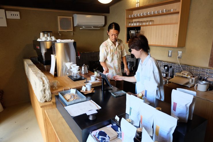 weekenders coffee tominokoji kyoto japan cafe parking lot sprudge