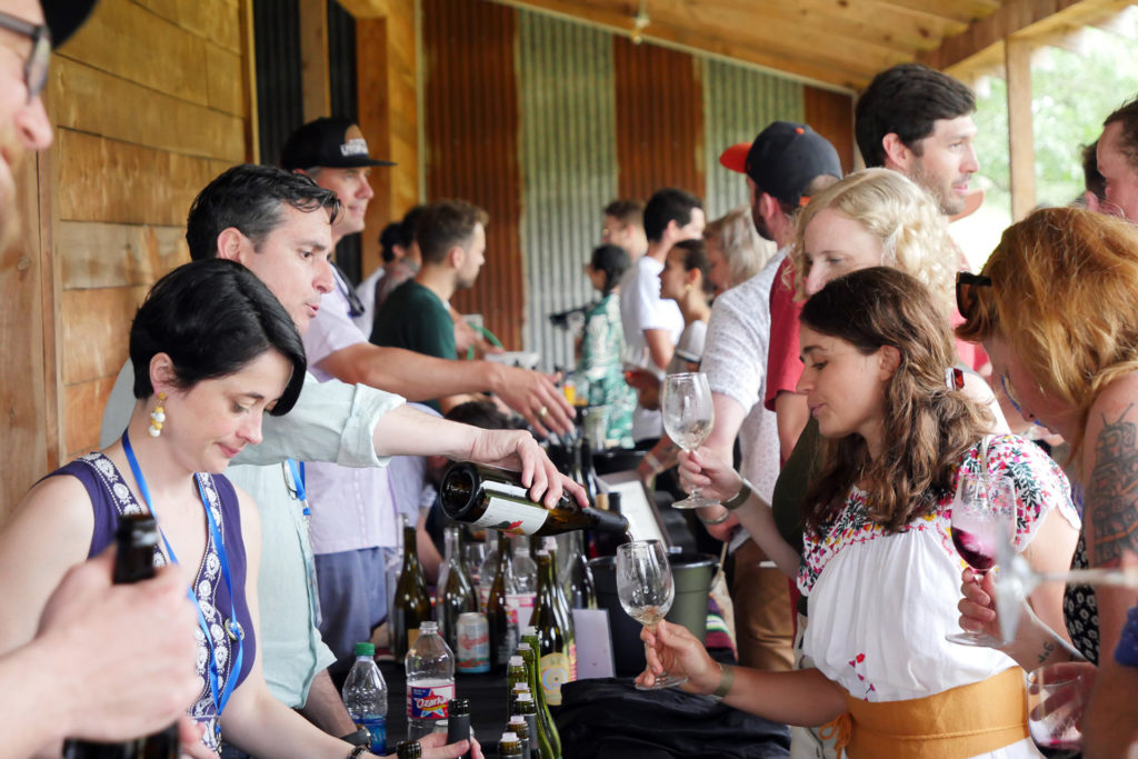 wild world natural wine festival austin texas crowd 08 1024x683