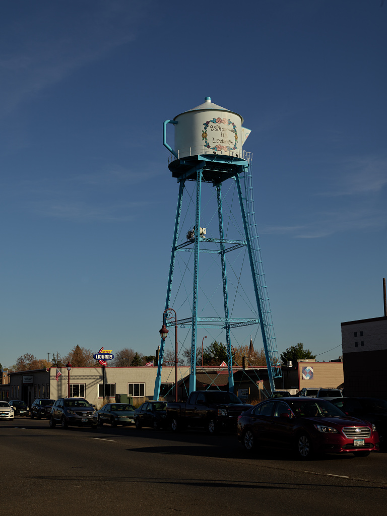 water tower in the shape of a coffee pot in lindstrom, minnesota.