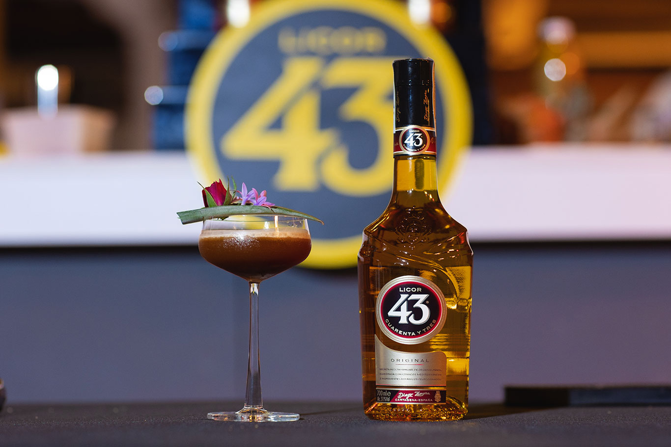 l43b b estonia cocktail ruibarbo 43