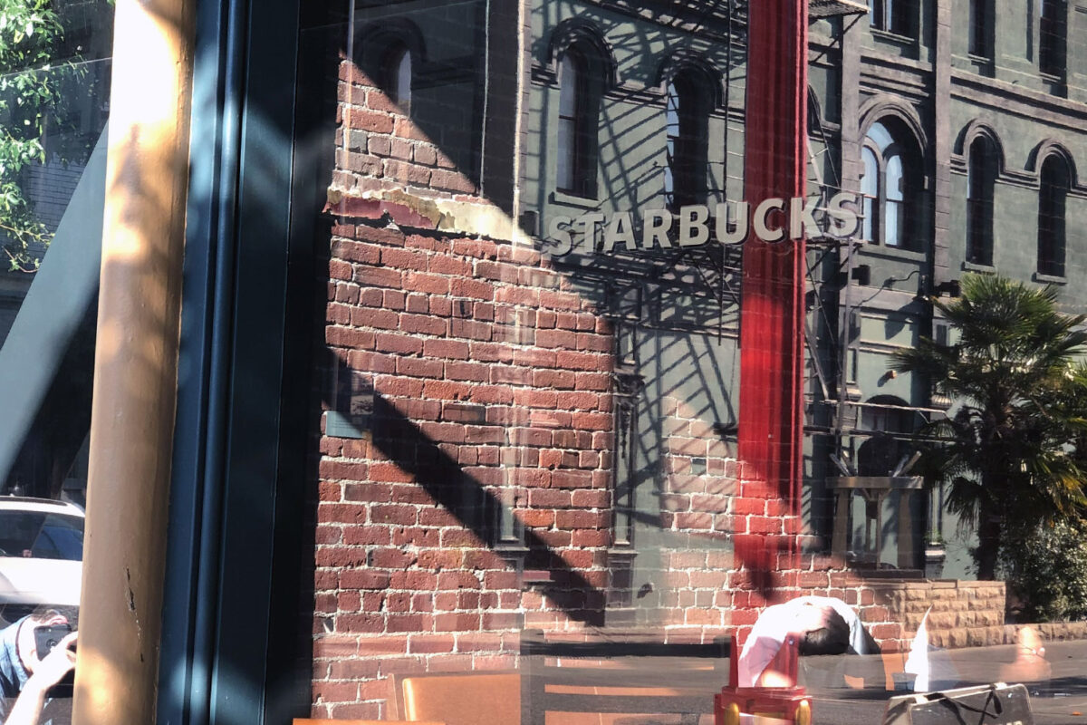 Social Workers Not Security: How Starbucks Is Addressing Issues With Unhoused Individuals - Vimarsana News