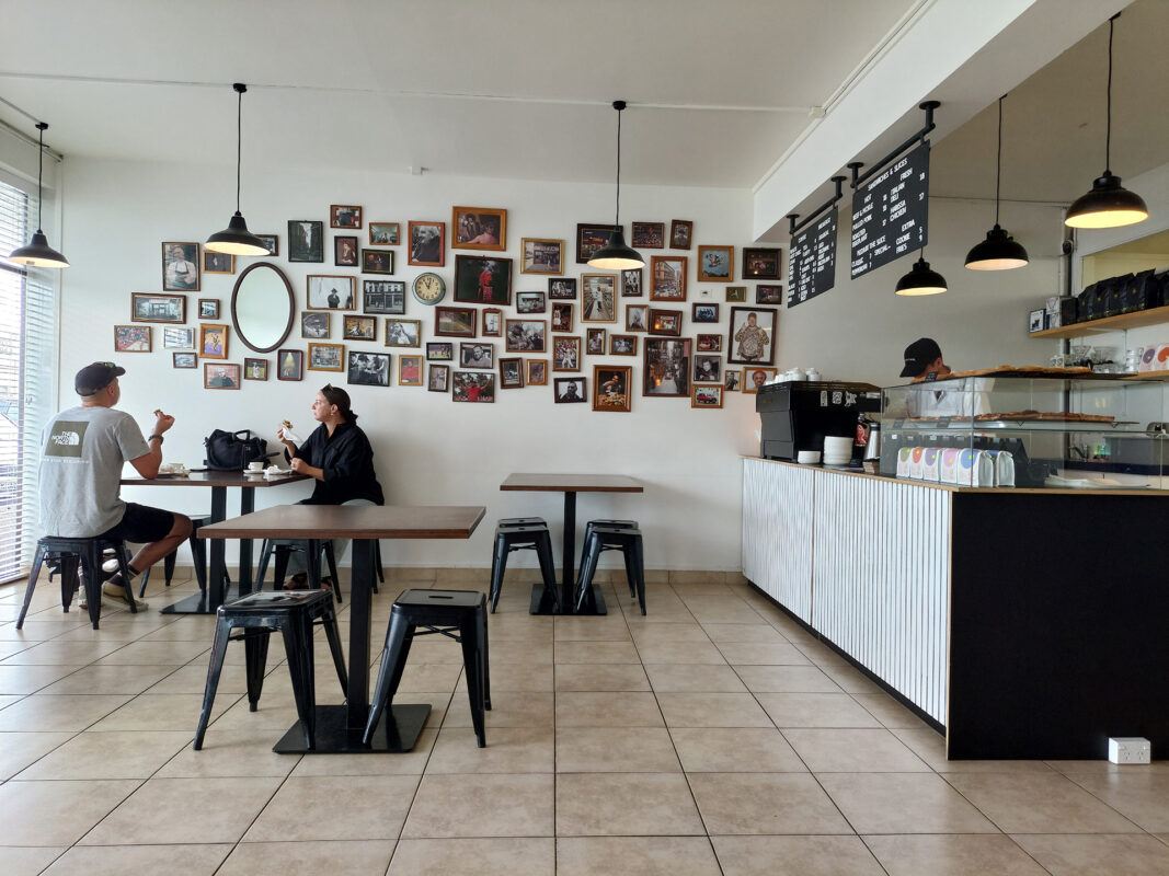 tauranga lloyds deli interior anthony bull 02