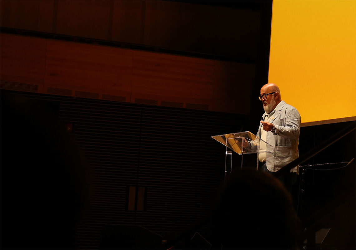 welcome conference andrew zimmern