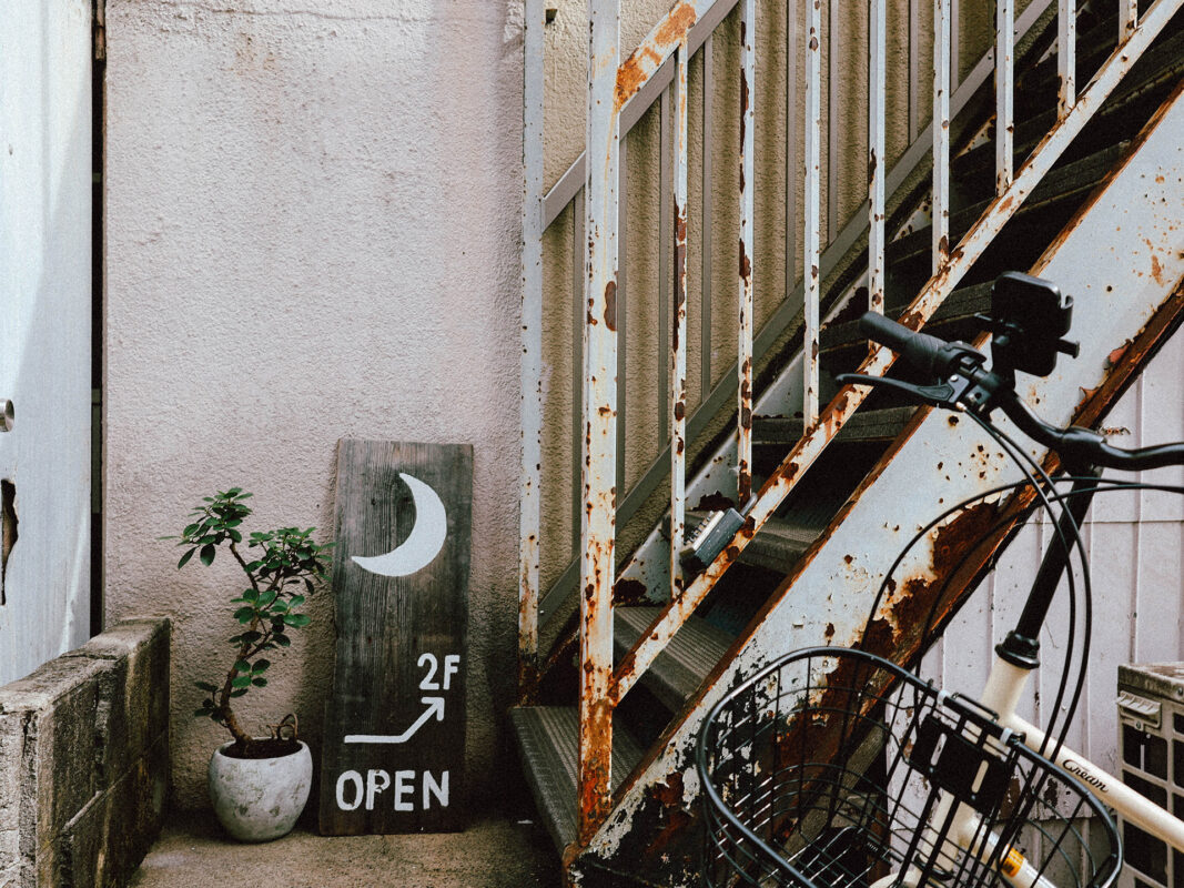 sangenjaya cafe guide moon factory exterior bond 01