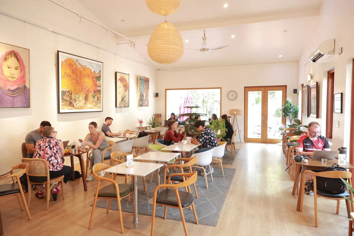 The interior of the Hanoi Capella smoking room is from theme 2