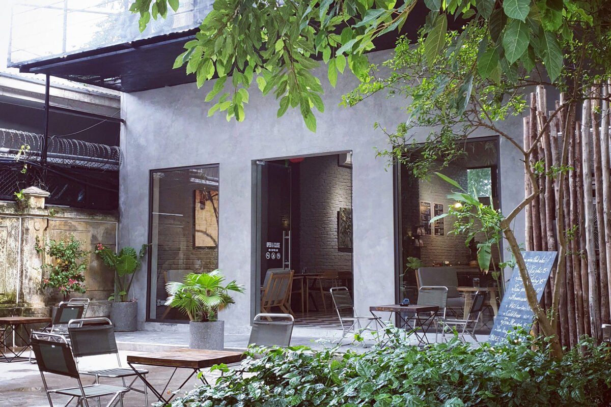 Hanoi ta ca phe outdoor smoking rooms are from topic 1