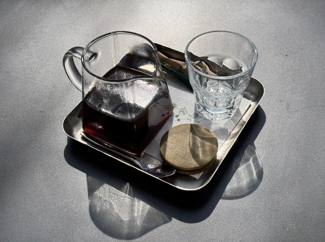 mimoza n'qoshe tirana coffee guide benjamin sand3