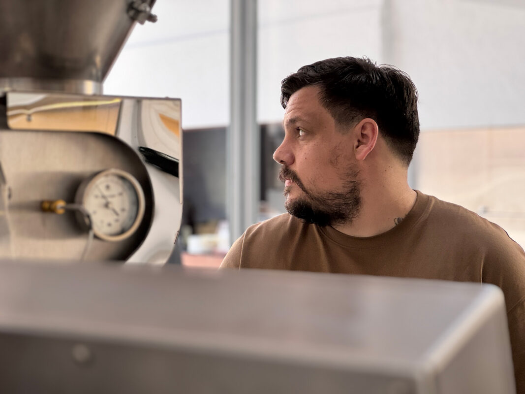 oven roastery athens benjamin sand49