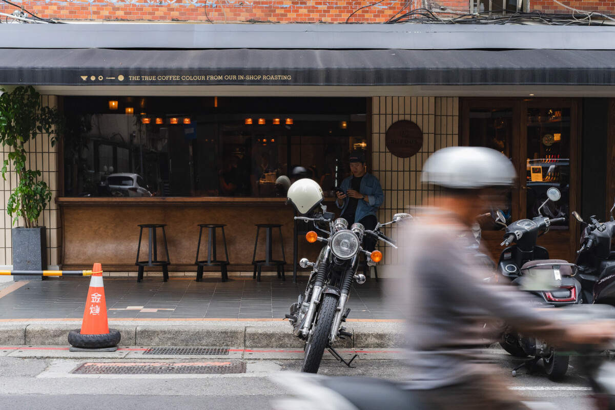 taipei_guide_rufous_coffee_exterior_eric_hsu