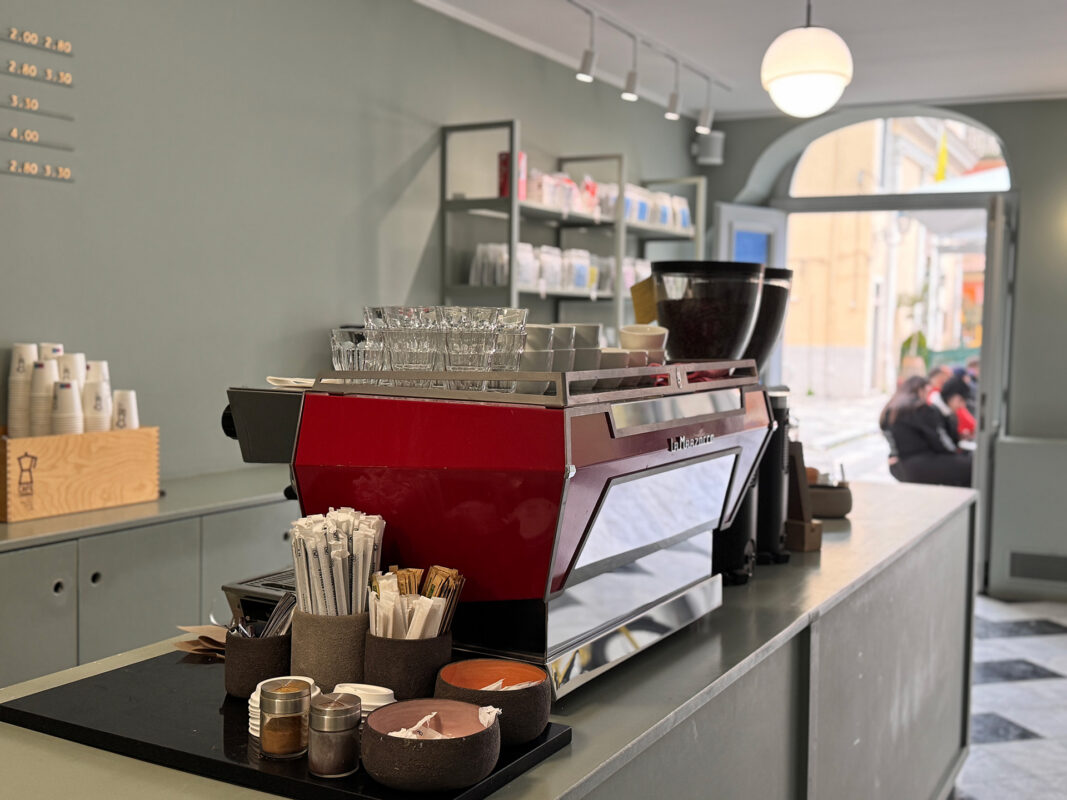 cafetierra corfu benjamin sand58