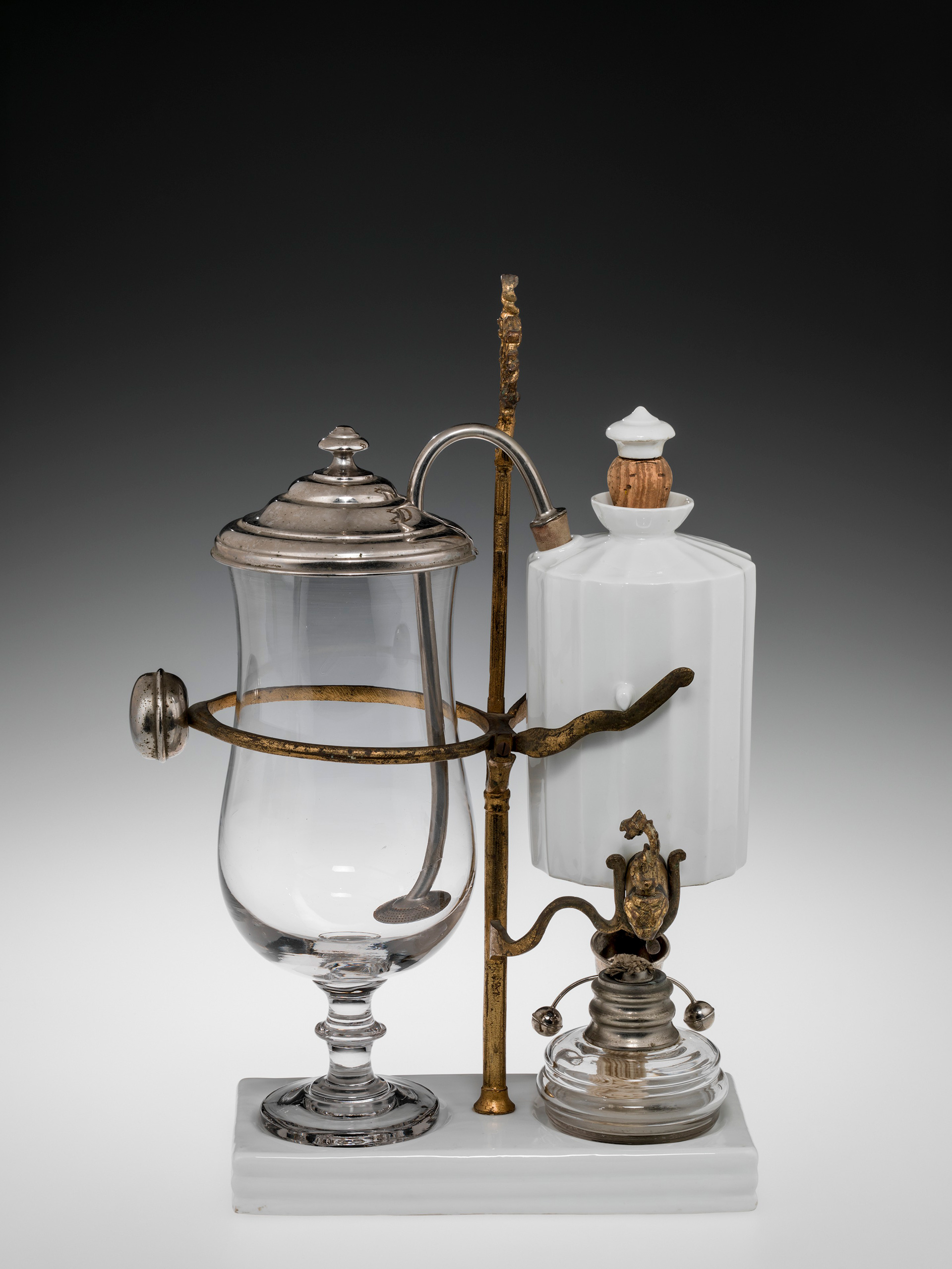 Glassblowing_corning_museum_of_glass_coffeemaker_11