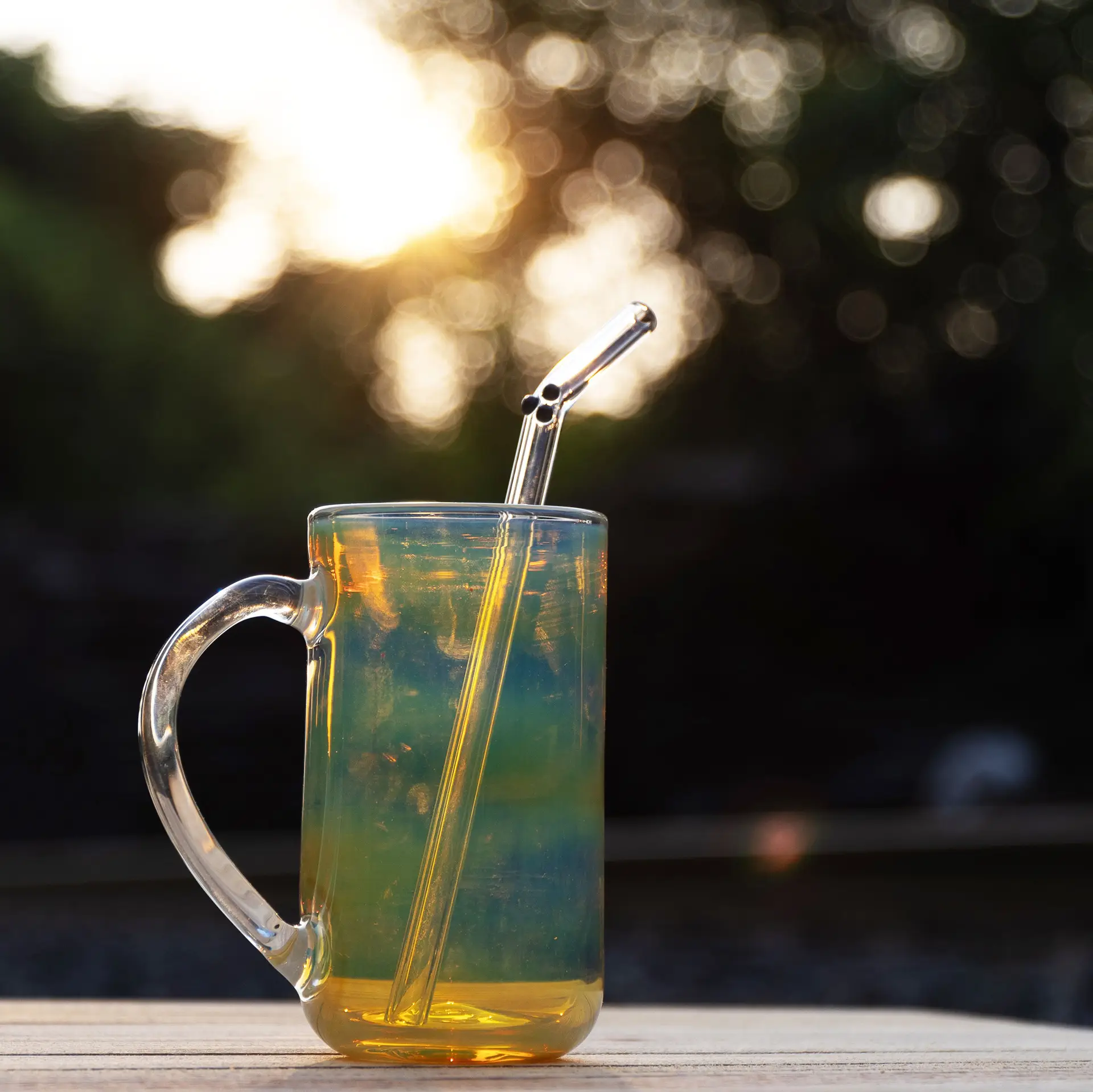 Glassblowing_lucas_land_straw_03