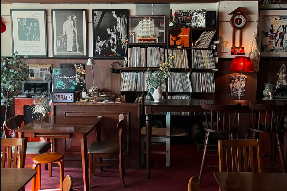 seoul lp cafes interior fizz instagram