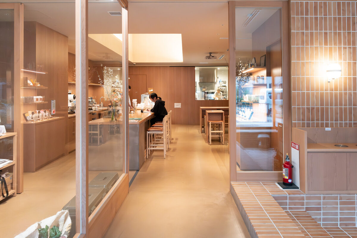 fukuoka city sym coffee roasters interior michael joseph 02