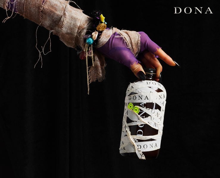 banner advertising DONA chai and tea